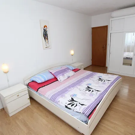 Komfortables Mit Privatem Balkon, Privatparkplatz, Babybett, Klima *