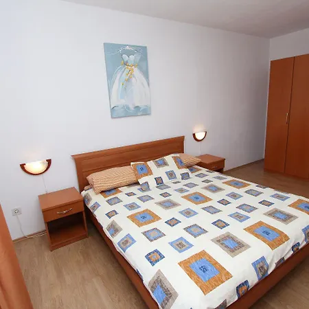 Komfortables Mit Privatem Balkon, Privatparkplatz, Babybett, Klima Rovinj